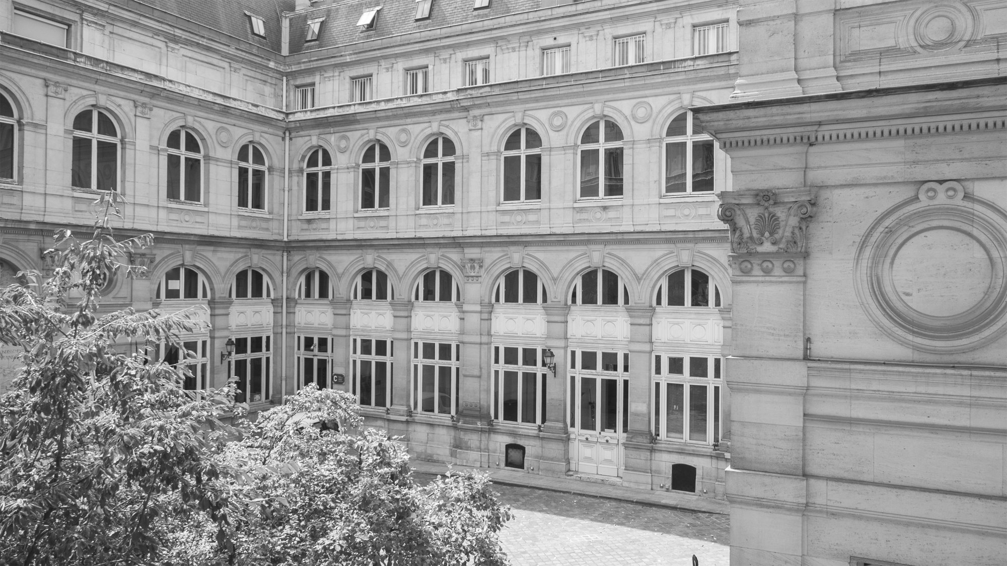 Réappropriation du bâtiment de la Mairie du IVe arrondissement de Paris - 6